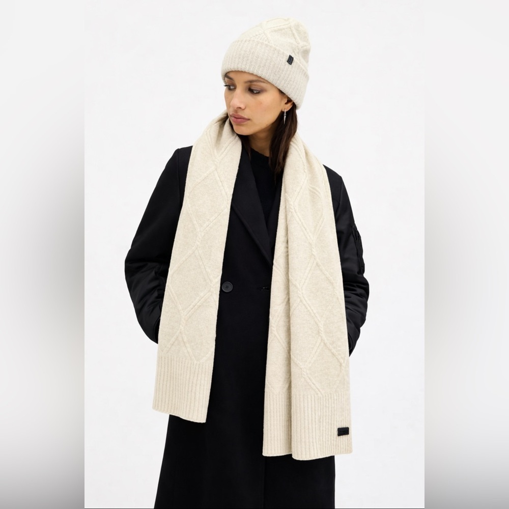 All Saints Cable Knit Ivory Rectangle Scarf Laurie 100% Wool Preppy Quiet Luxury